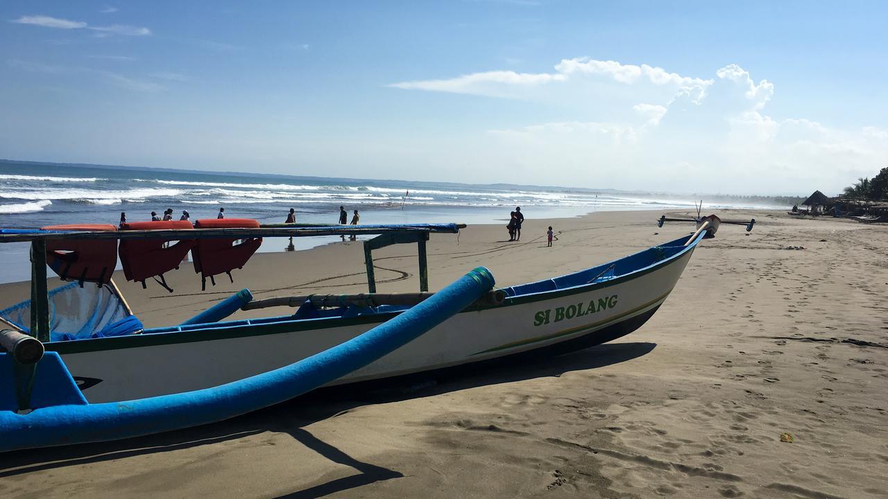 Uni Beach Hotel Pangandaran Eksteriør bilde