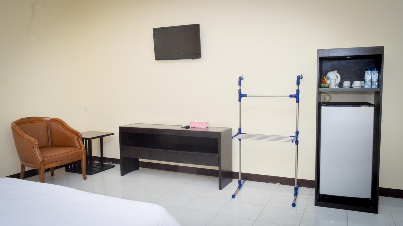 Uni Beach Hotel Pangandaran Rom bilde