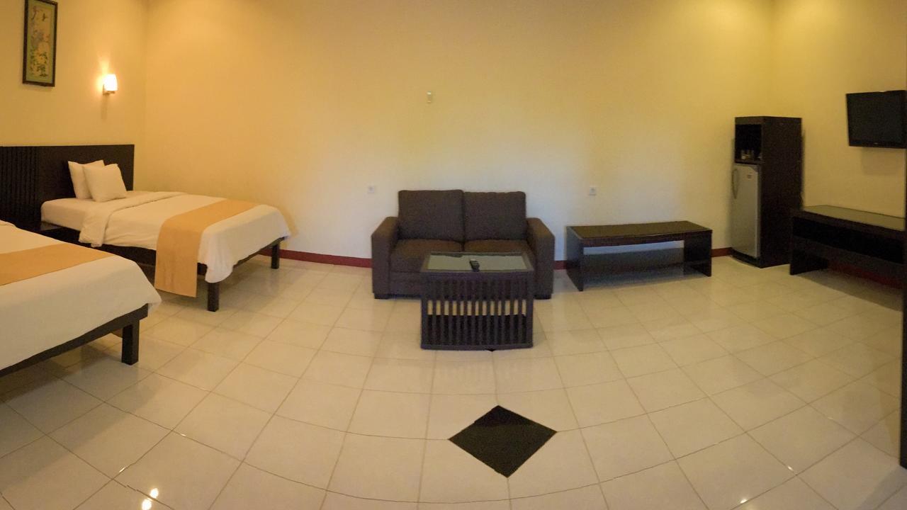 Uni Beach Hotel Pangandaran Rom bilde